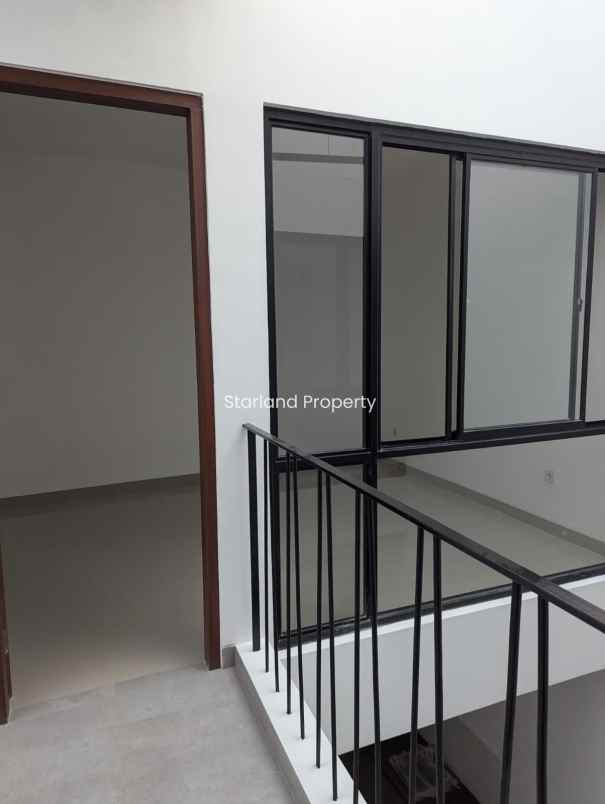 dijual rumah jalan raya kucica bintaro