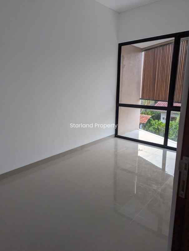 dijual rumah jalan raya kucica bintaro