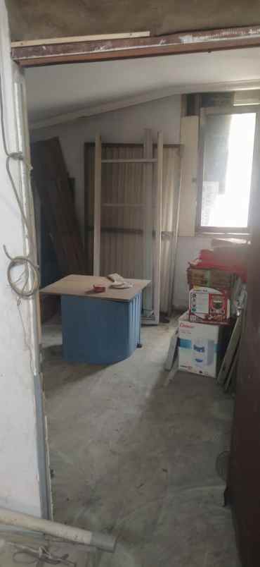 dijual rumah jalan raya penggilingan