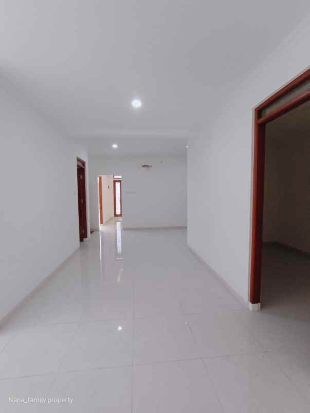 dijual rumah jalan raya pondok ranji