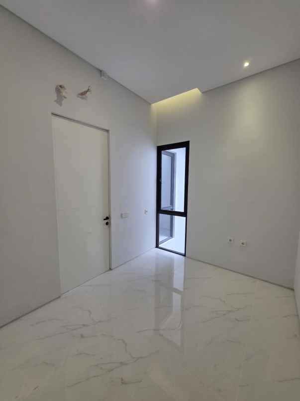 dijual rumah jalan sutorejo prima indah