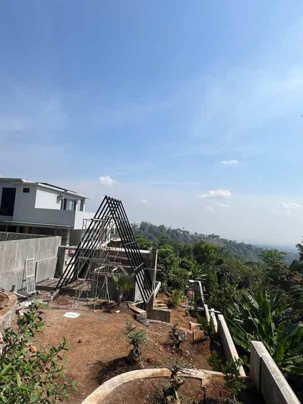 dijual rumah jalan taman dayu