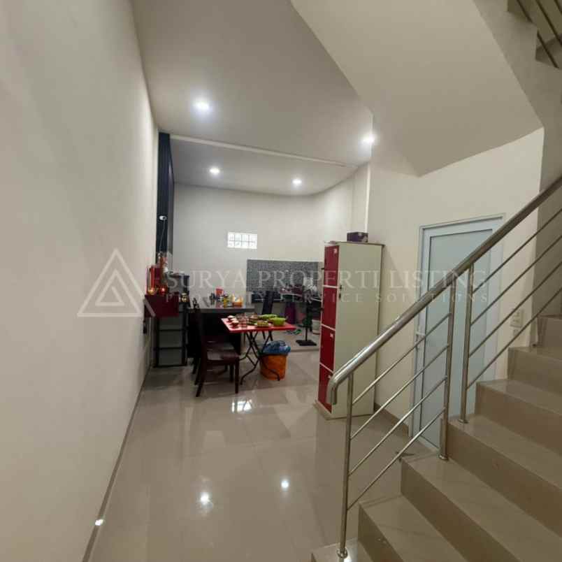 dijual rumah jalan tuba iv kompelek de