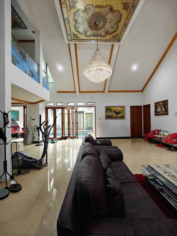 dijual rumah jatiwaringin jakarta timur