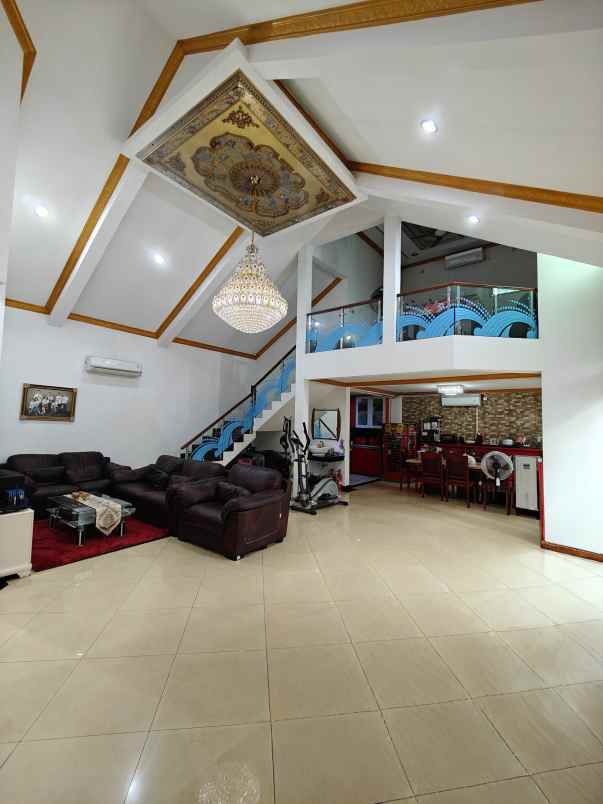 dijual rumah jatiwaringin jakarta timur