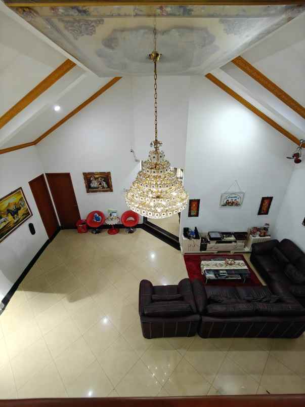 dijual rumah jatiwaringin jakarta timur