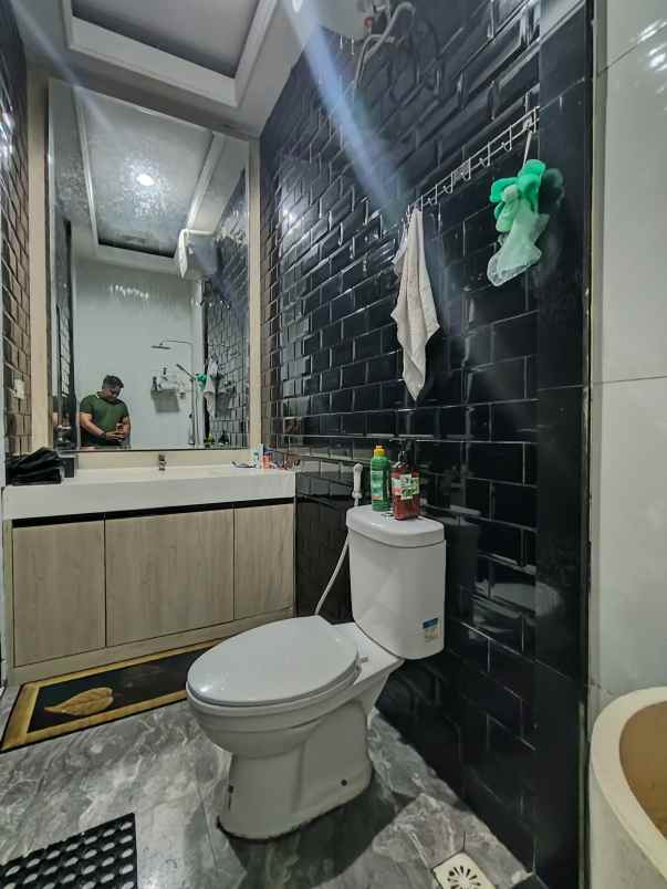 dijual rumah jatiwaringin pondok gede