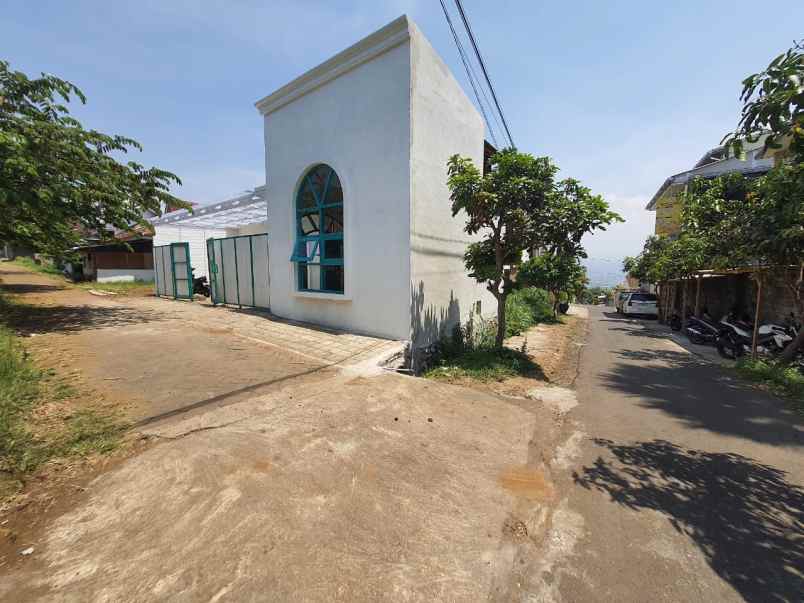 dijual rumah jl abdul gani atas