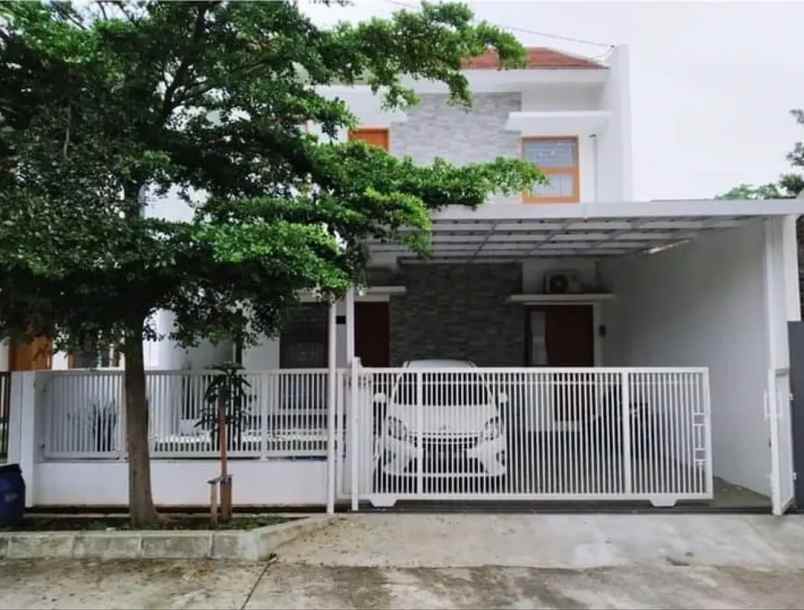 dijual rumah jl arcamanik endah