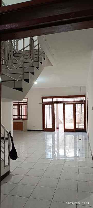 dijual rumah jl babakan jeruk sukagalih