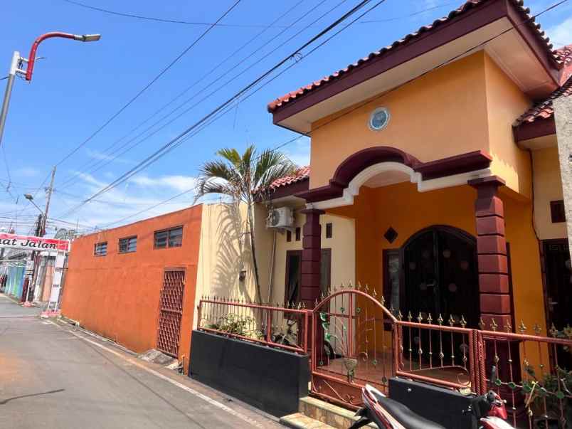 dijual rumah jl bintaro