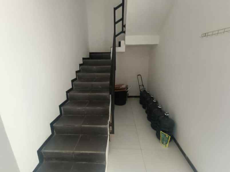 dijual rumah jl bunga bunga