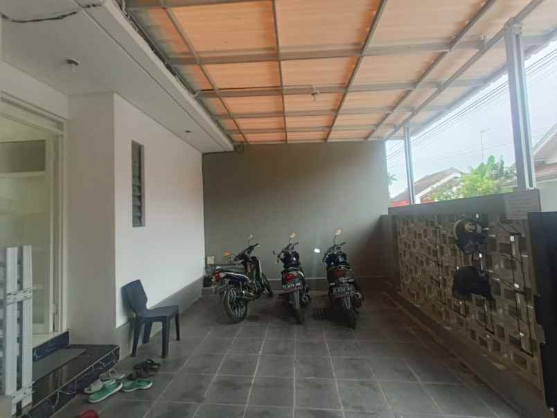 dijual rumah jl bunga bunga