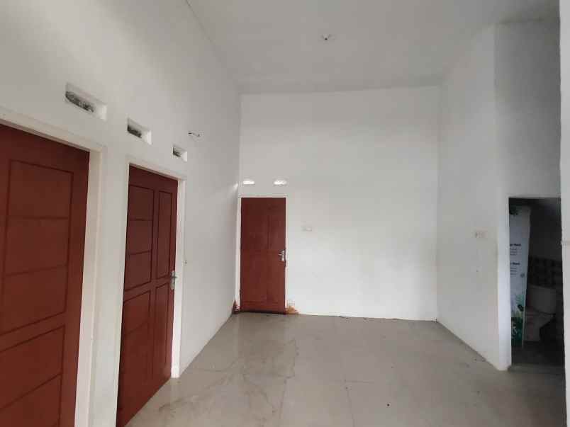 dijual rumah jl bunga inem