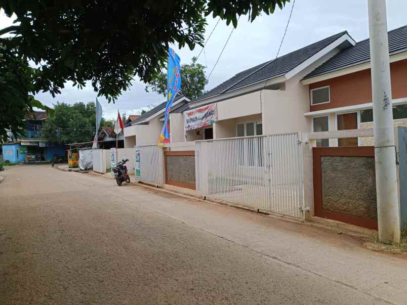 dijual rumah jl ceri