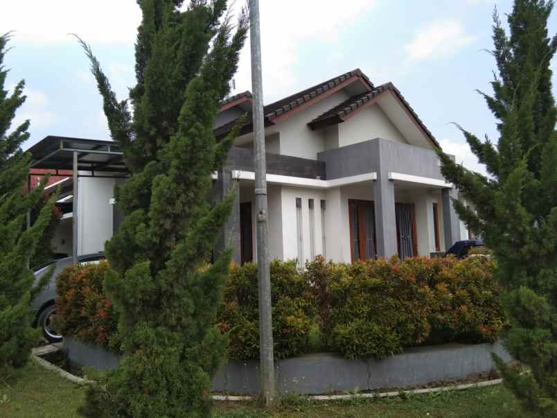 dijual rumah jl ciganitri