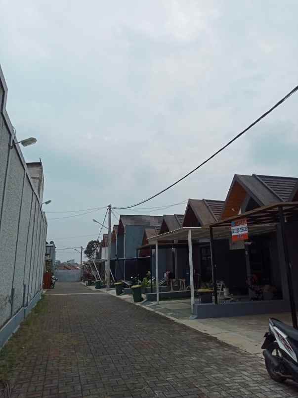 dijual rumah jl cihanjuang