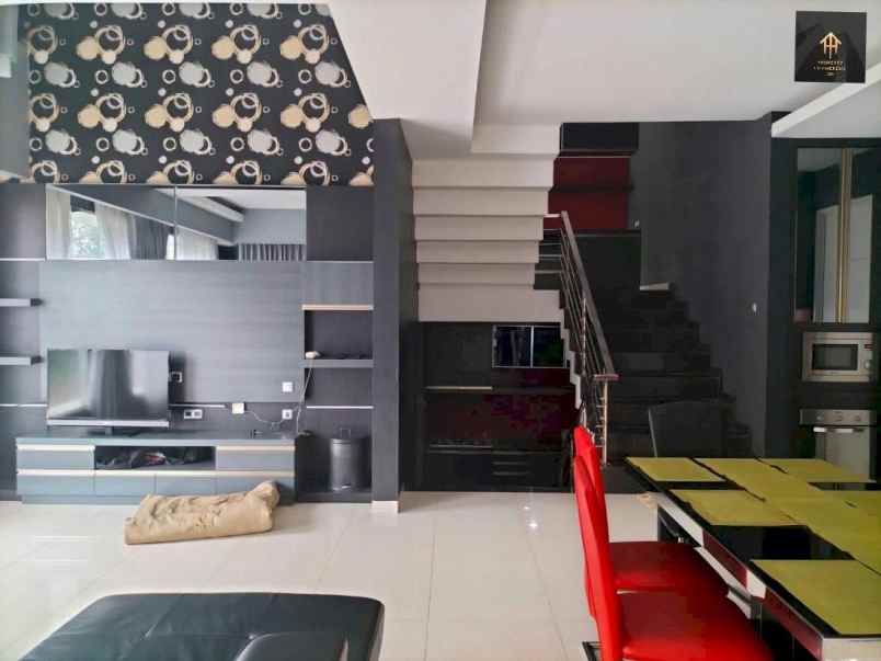 dijual rumah jl dago pakar