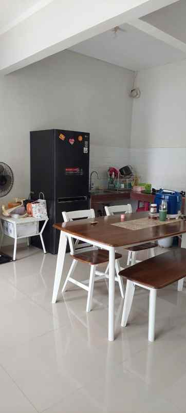 dijual rumah jl eldora utama pakujaya