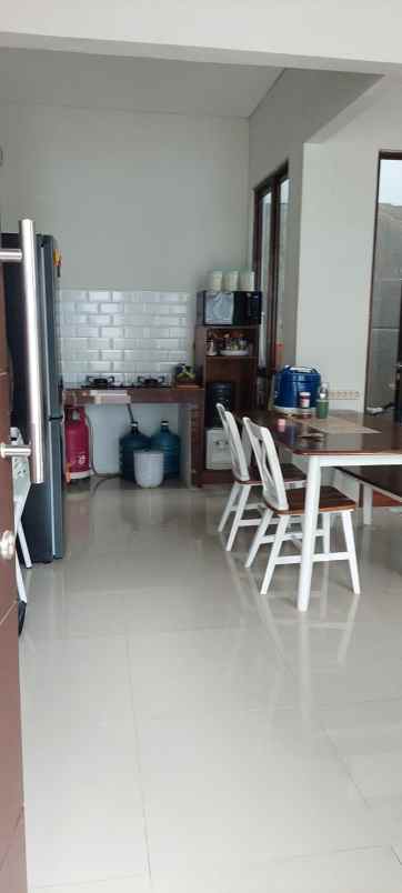 dijual rumah jl eldora utama pakujaya