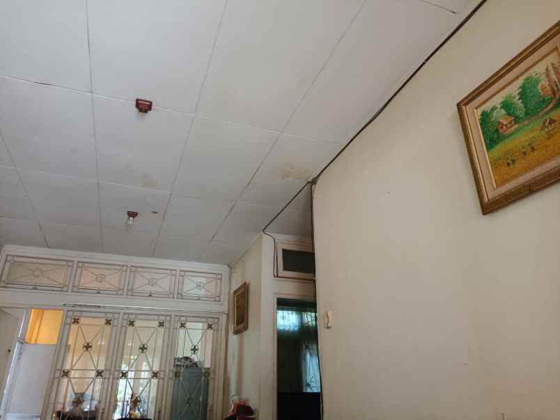 dijual rumah jl gardenialoka