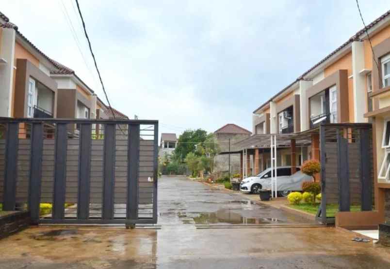 dijual rumah jl gg rambutan