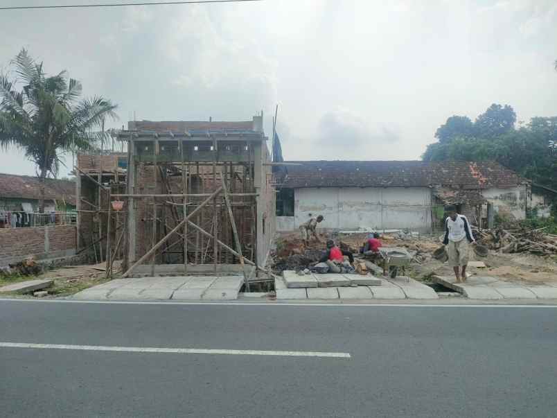 dijual rumah jl godean km 6 sidoarum