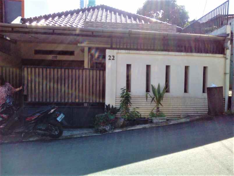 dijual rumah jl gunuk raya rt 11 rw 3