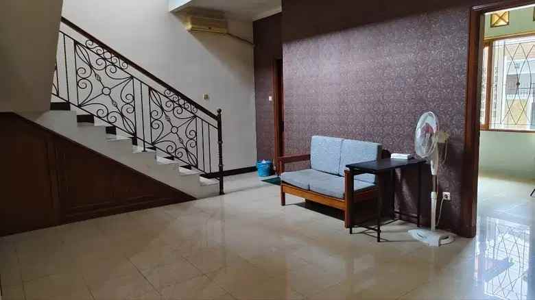 dijual rumah jl h dogon perumkar pemda