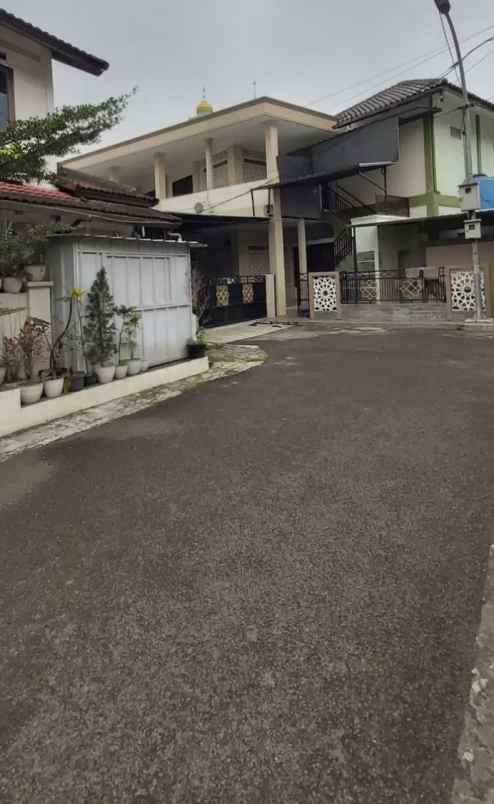 dijual rumah jl jupiter barat margahayu