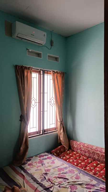 dijual rumah jl karya 4