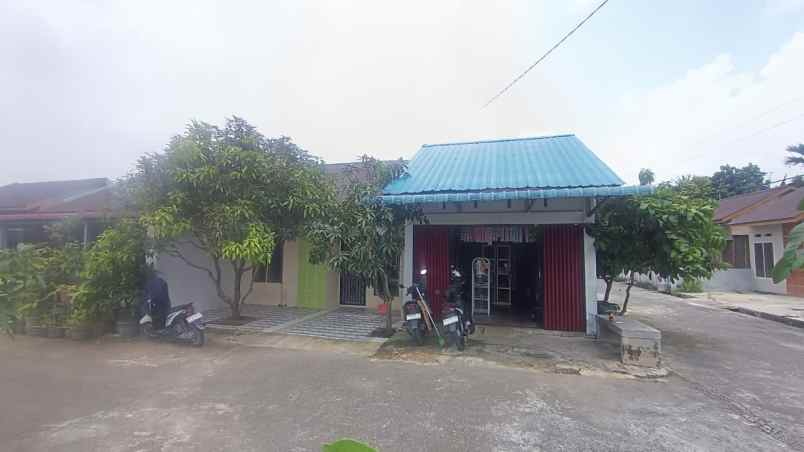 dijual rumah jl karya 4