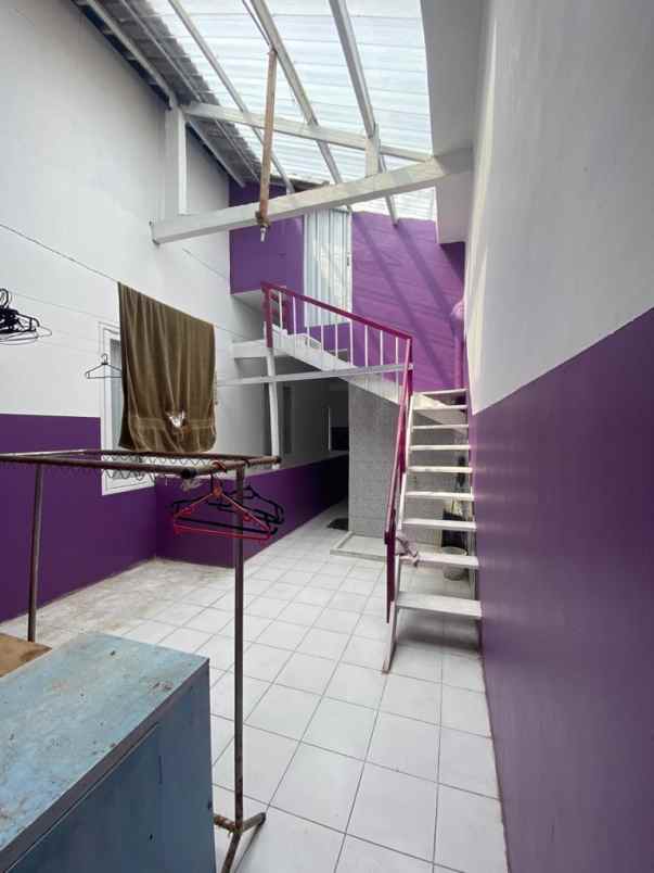 dijual rumah jl keputih gg makam blok b