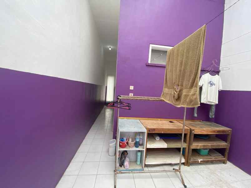 dijual rumah jl keputih gg makam blok b