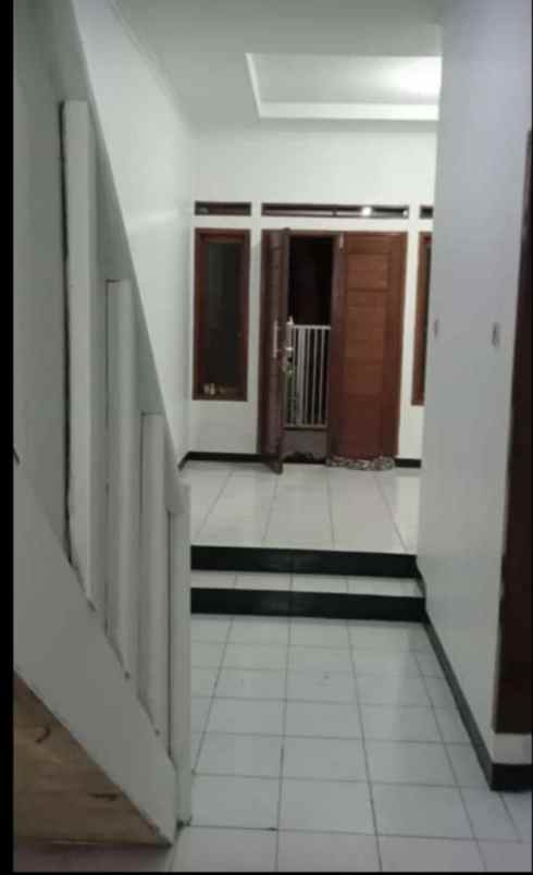 dijual rumah jl kolonel masturi