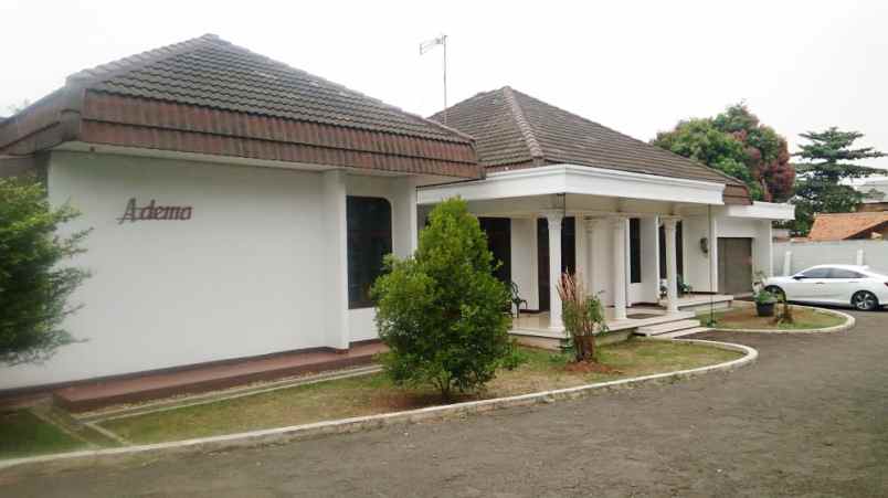 dijual rumah jl laksamana malahayati