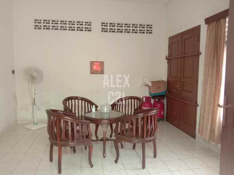 dijual rumah jl mangga besar