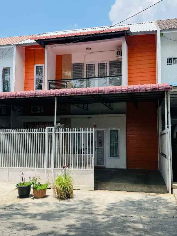 dijual rumah jl menteng indah