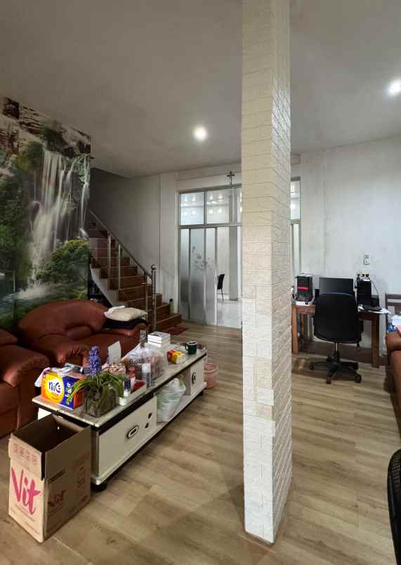 dijual rumah jl menteng indah