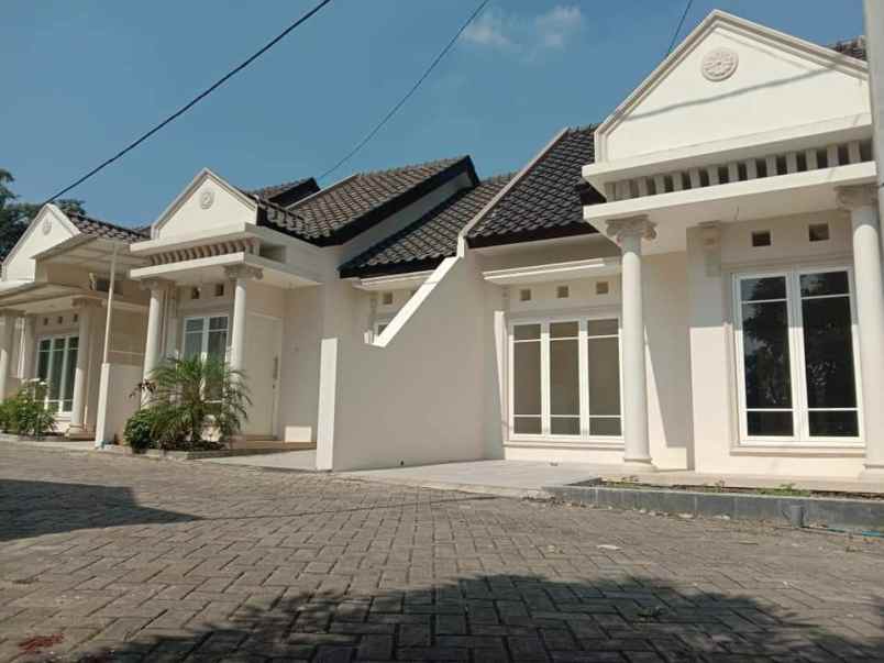 dijual rumah jl mondoroko selatan