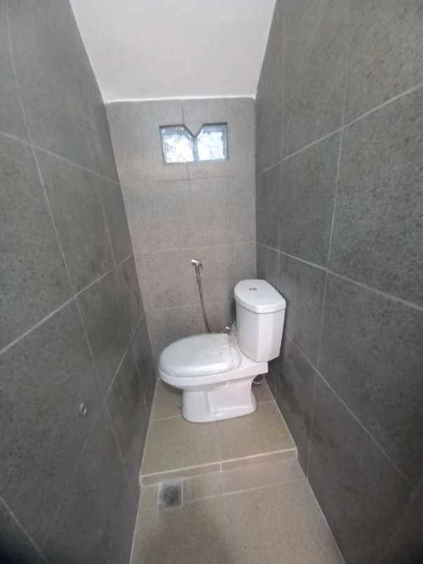 dijual rumah jl penggilingan cakung