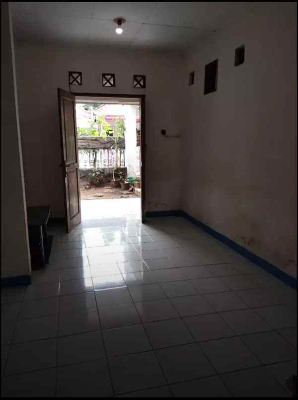 dijual rumah jl perum taman bumyagara