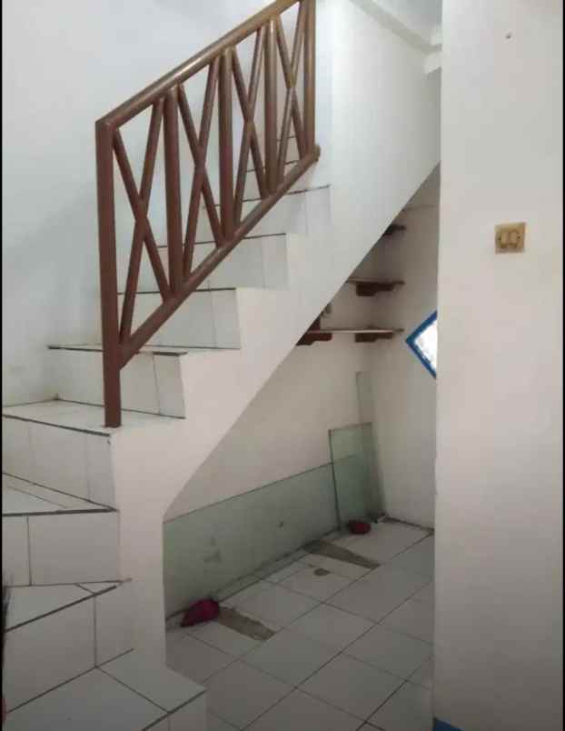 dijual rumah jl perum taman bumyagara