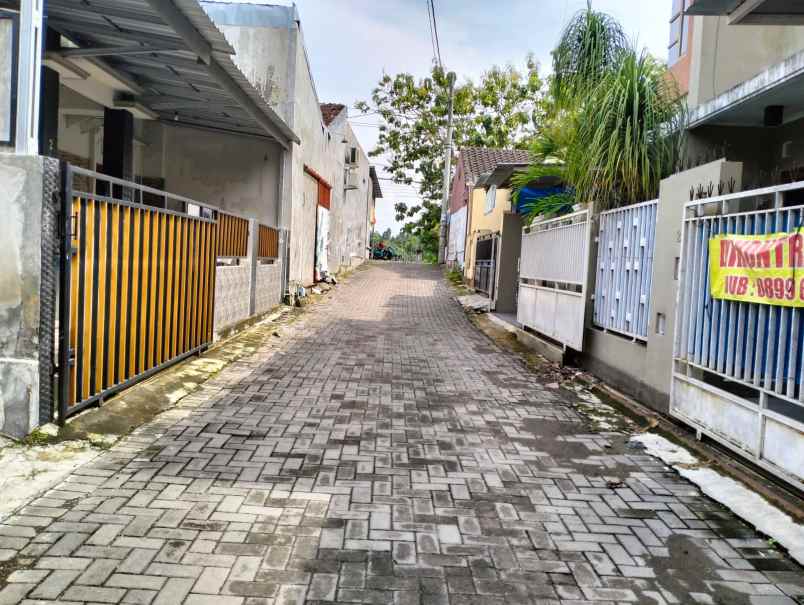 dijual rumah jl pgri ii 50 sonopakis lor