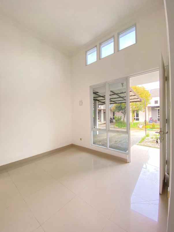 dijual rumah jl raya cipayung