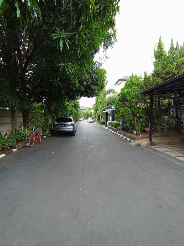 dijual rumah jl raya jatiwaringin