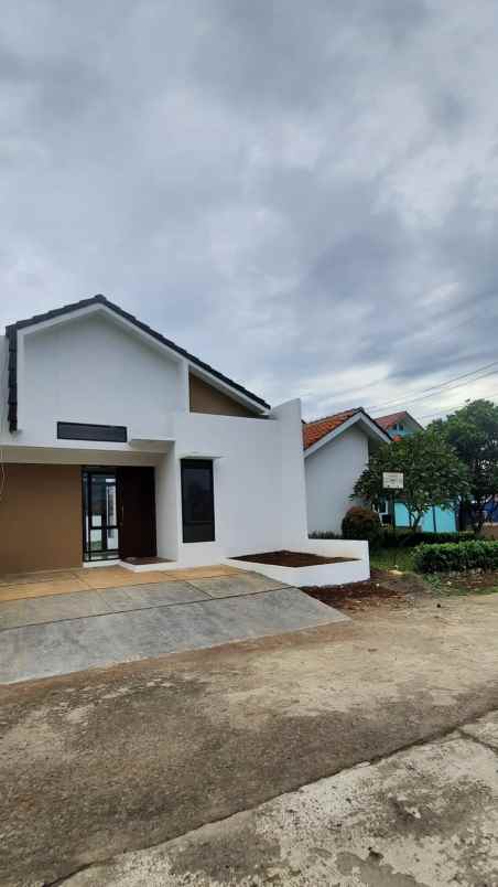 dijual rumah jl raya kalisuren