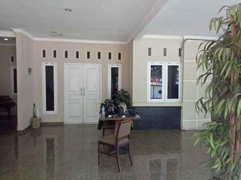 dijual rumah jl raya sawangan rangkapan