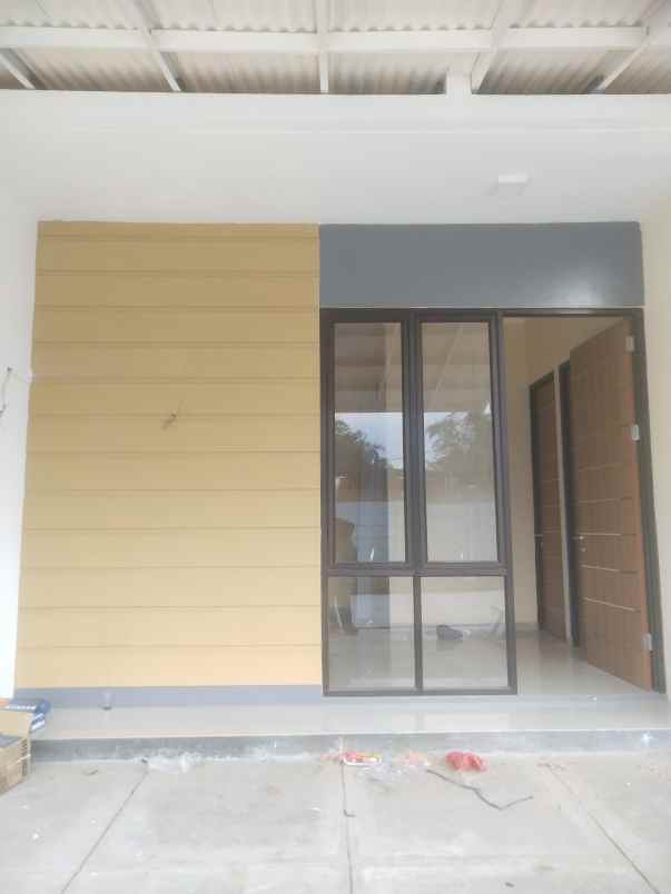 dijual rumah jl raya setu