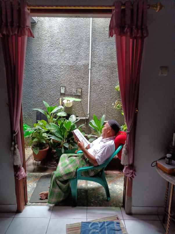 dijual rumah jl sadar raya jagakarsa